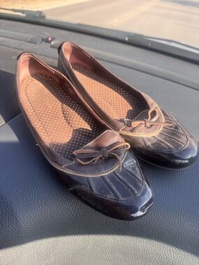 L.L. Bean Dark Brown Patent Bow Ballet Flats